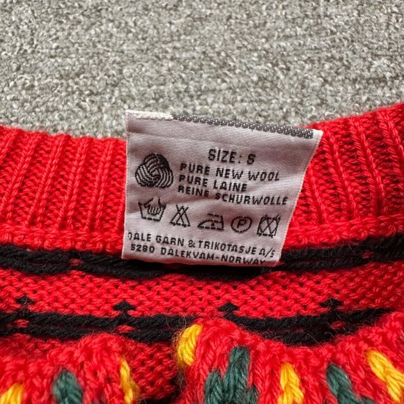 Vintage Dale of Norway Bright Red Nordic Cardigan Cottage Wool Sweater Small - Picture 3 of 6